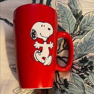 Red Snoopy Mug, 18oz travel mug , with a lid. Stoneware New
